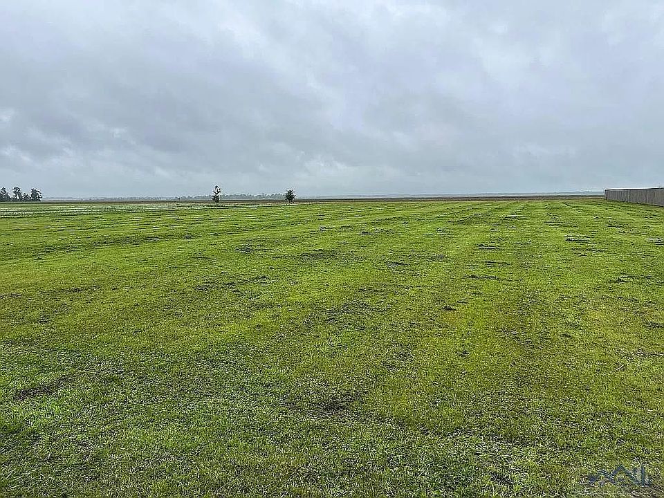 1st image of 2082 Bayou Rd