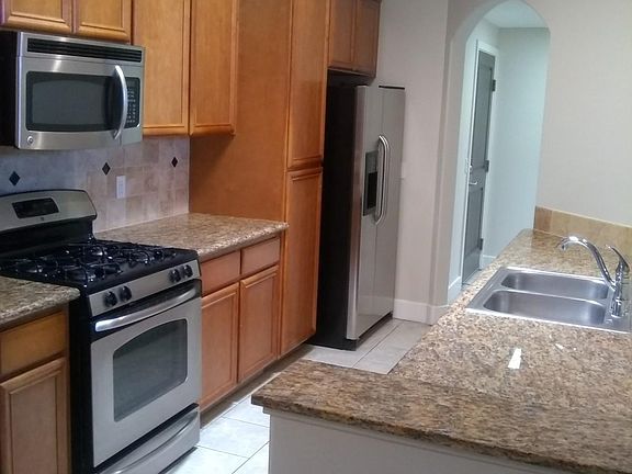 2nd image of 4241 Cahuenga Blvd Unit 301