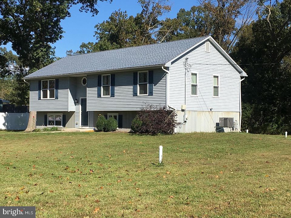2nd image of 788 Maple St