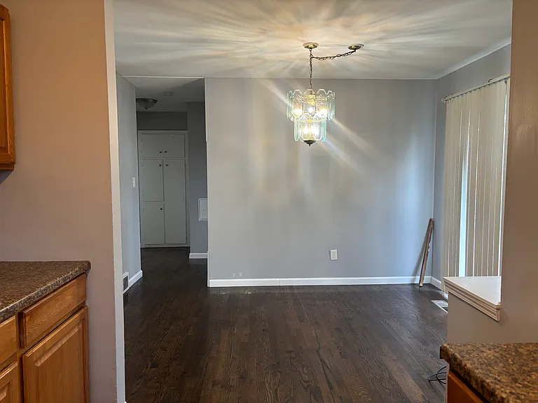 1636 Kenwood St — Photo 10
