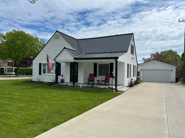 5561 Union St, Lexington, MI 48450