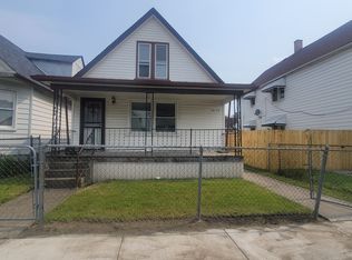 2440 Grayling St, Hamtramck, MI 48212