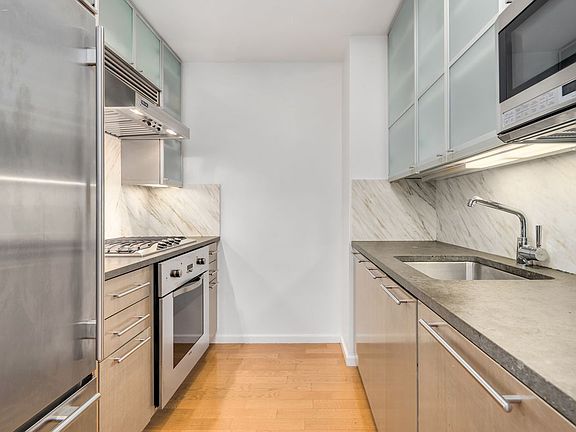 4th image of 200 Chambers St APT 17F