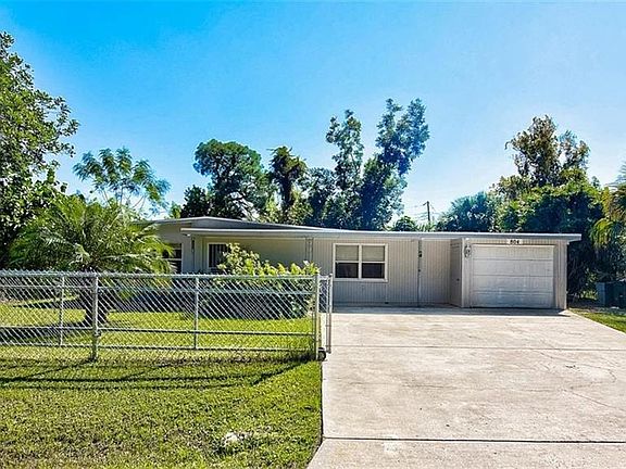 4th image of 804 64th Avenue Dr W
