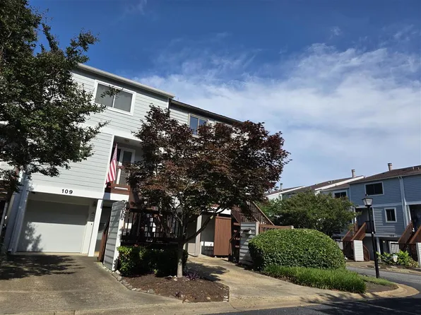 111 Mill Point Dr, Hampton, VA 23669