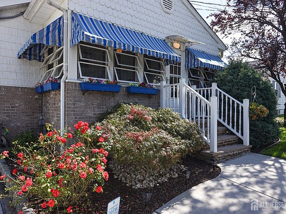 3rd image of 16 Cheesequake Rd
