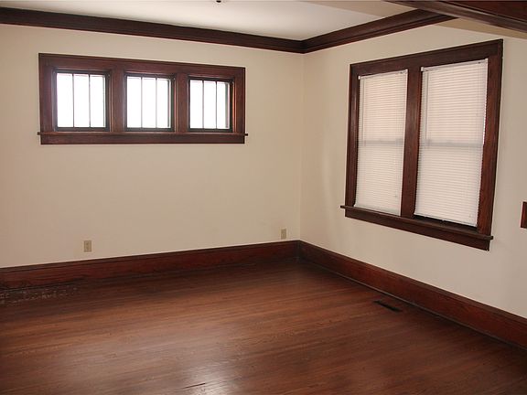 5th image of 690 Van Buren Ave