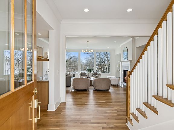 3rd image of 3510 Robin Rd