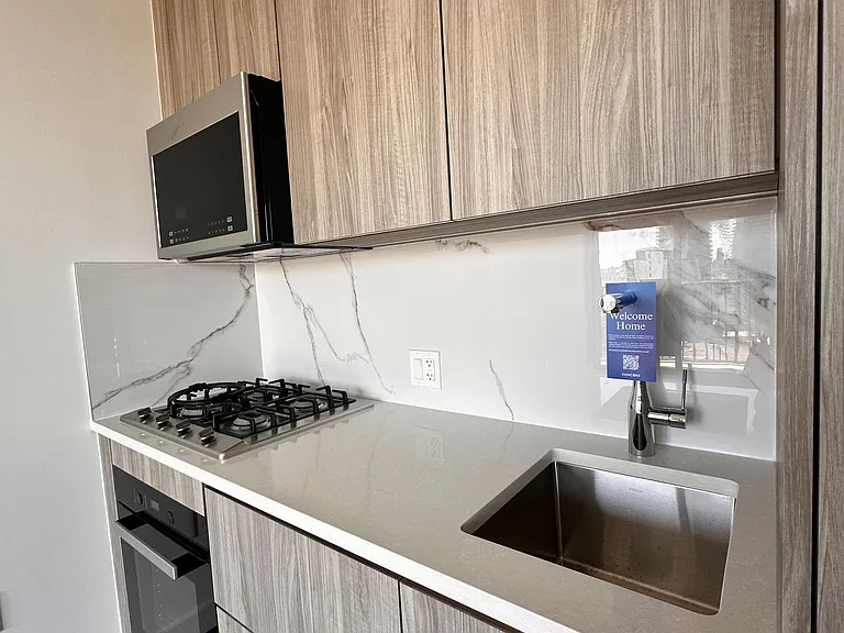 75 Billes Hts #1110 — Photo 14