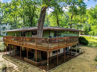 300 Kohl Ave, Spring Grove, IL 60081