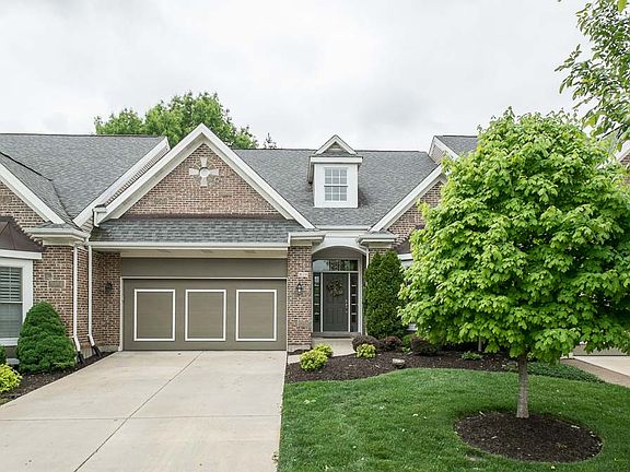 2nd image of 930 Chesterfield Villas Cir