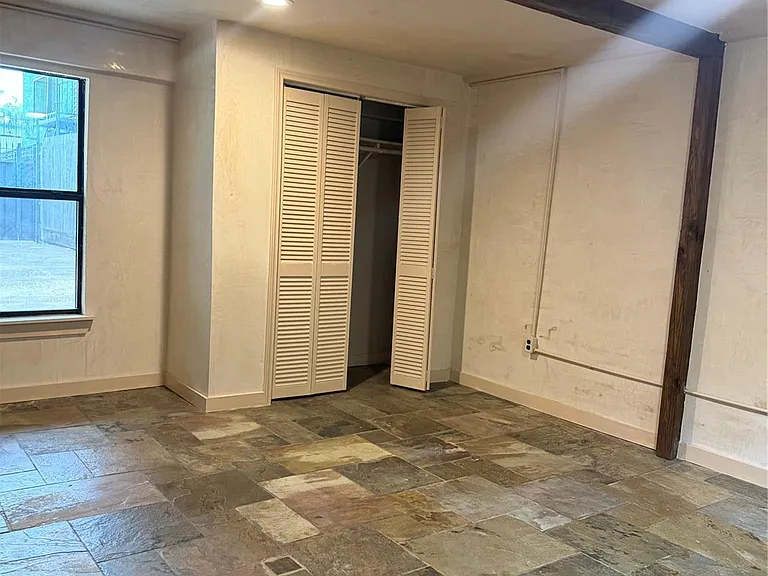 239 1/2 Westheimer Rd #A — Photo 11