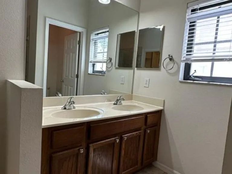 906 Pawstand Rd — Photo 8