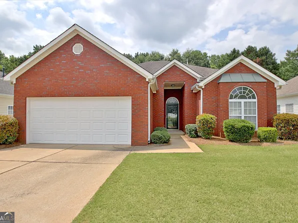 385 Autumn Glen Cir, Fayetteville, GA 30215