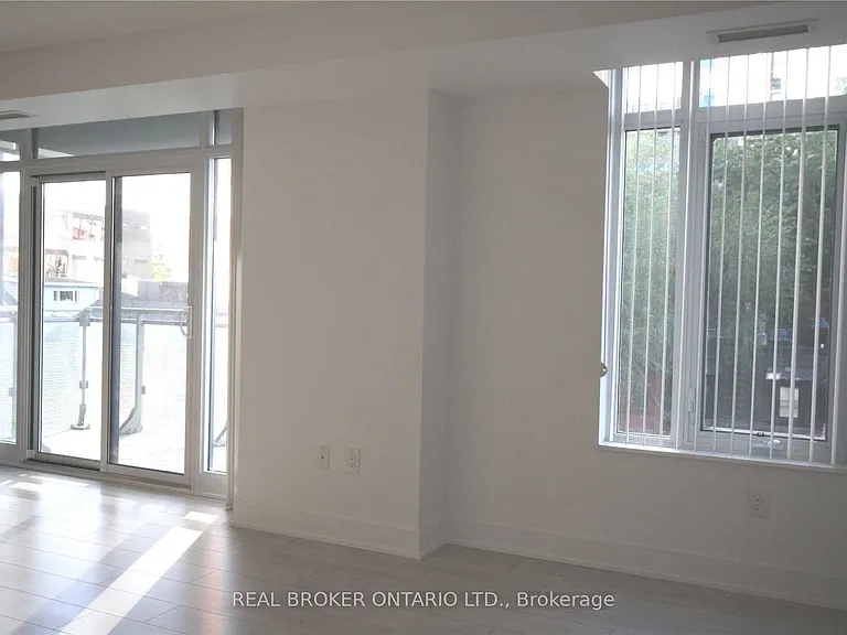 525 Adelaide St W #325 — Photo 6
