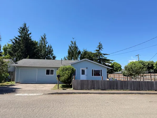 602 Ash Ave, Tillamook, OR 97141