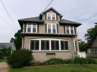 1023 Rock St, Peru, IL 61354