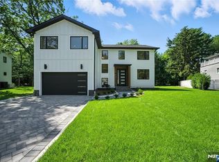 30 Benjamin Rd, Tenafly, NJ 07670