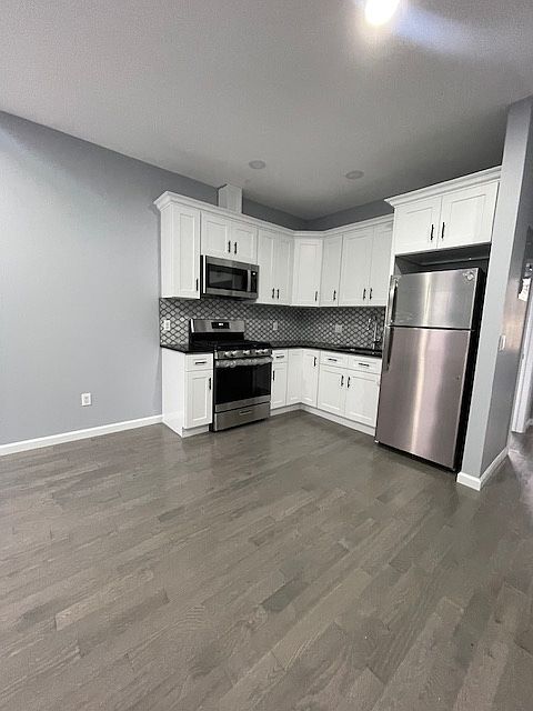 1st image of 2836 W 19th St #3