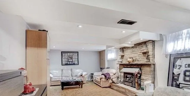 6 Monaco Ct — Photo 22