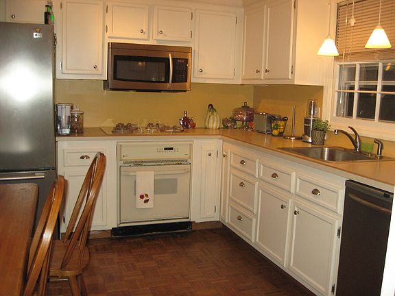 Eat in kitchen