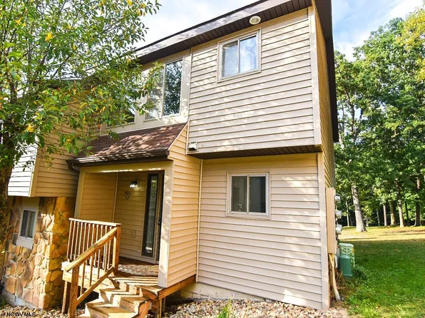 901 Hawks Nest Dr, Morgantown, WV 26508