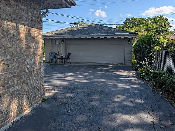 2nd image of 7013 W 88th Pl