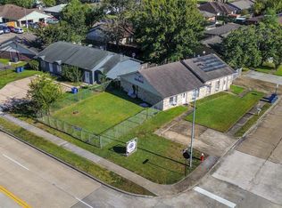 616 Travis St, Webster, TX 77598