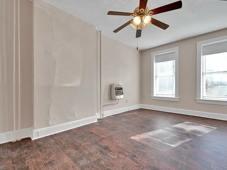 611 E Market St #1 — Photo 7