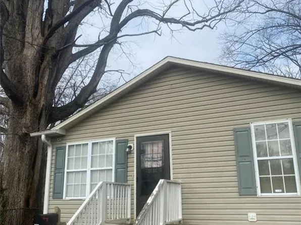 1304 W Florida St, Greensboro, NC 27403