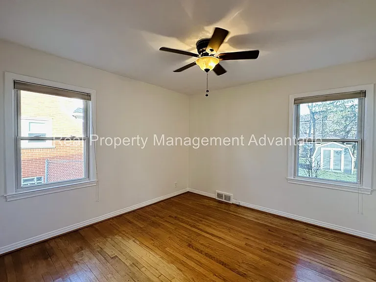 3912 Hillside Dr — Photo 15