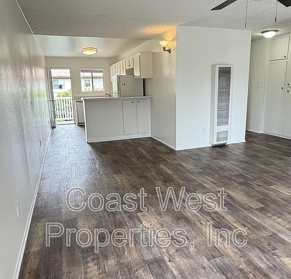 3539 Roosevelt St #E — Photo 2
