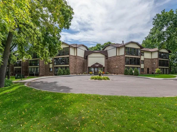 7200 Cahill Rd APT 110, Edina, MN 55439
