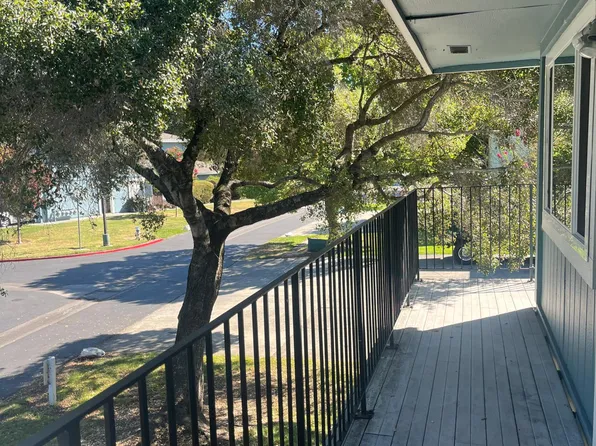 2686 Coffey Ln, Santa Rosa, CA 95403