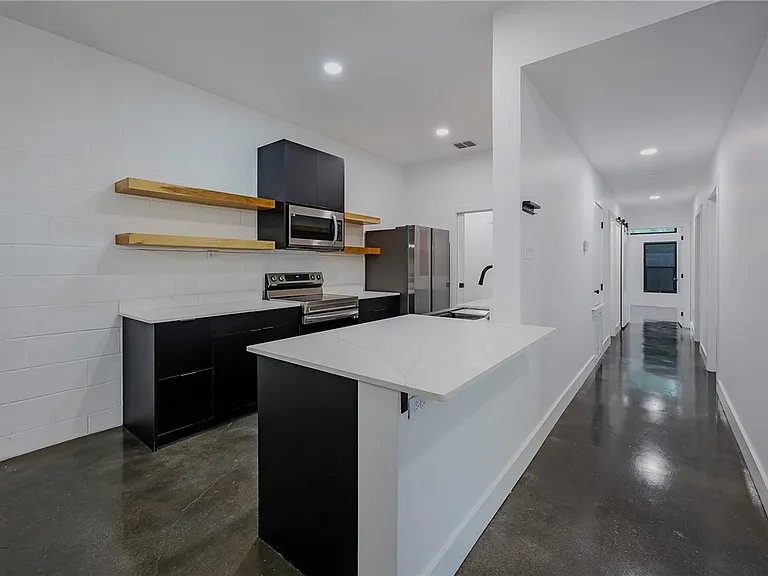 626 Glazebrook St #B — Photo 5