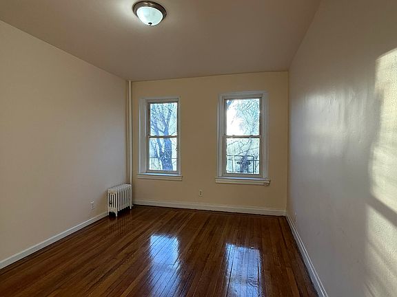 4th image of 3620 Parsons Blvd #2F