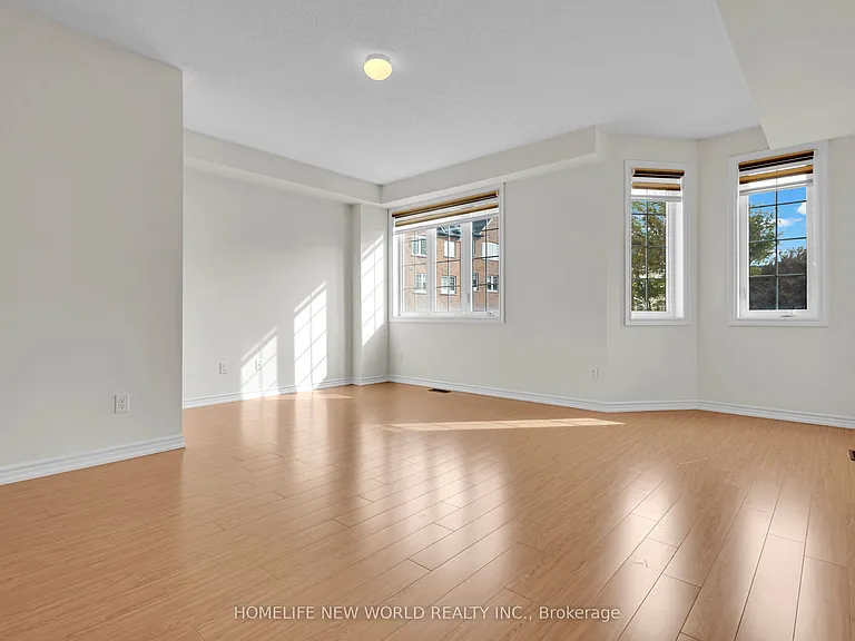 8 Shiff Cres — Photo 9