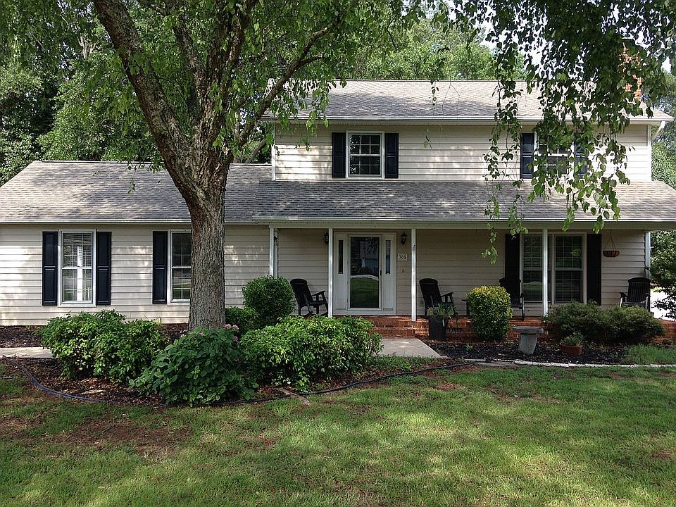 2nd image of 305 Wellington Dr