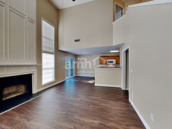 3rd image of 3450 Ridgefair Dr