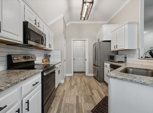 825 Countryside Dr, Aubrey, TX 76227