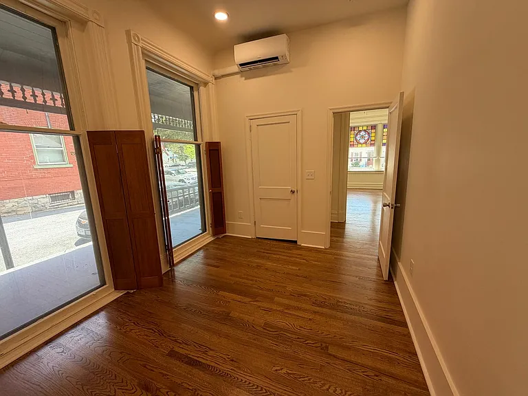 139 E Broad St — Photo 8