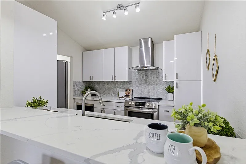 1 bed, 944 sqft, $2,995 — Photo 1