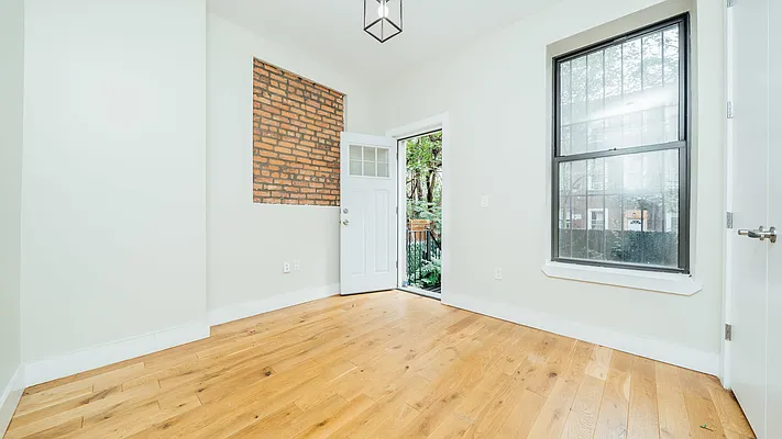 Rented by Nooklyn NYC LLC | media 13