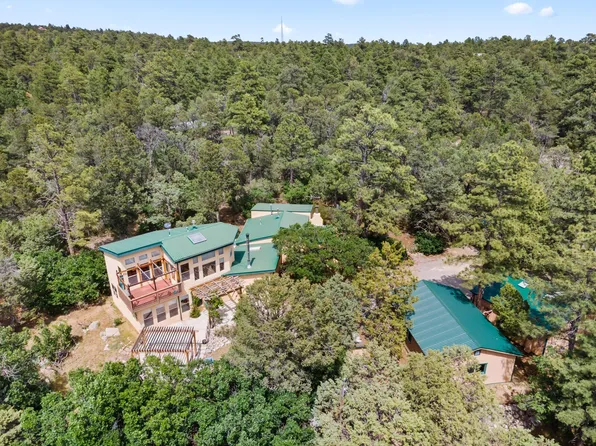 36 Kuhn Dr, Tijeras, NM 87059