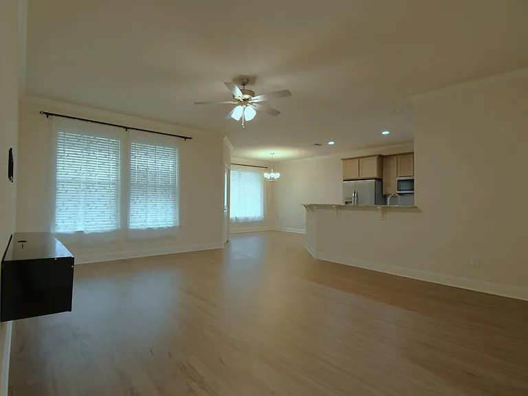 6067 Hamilton Meadows Way — Photo 5