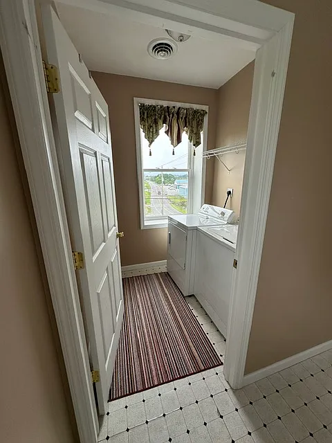 2 bed, $1,300 — Photo 4