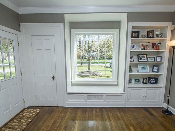 4th image of 22549 Fairmount Blvd