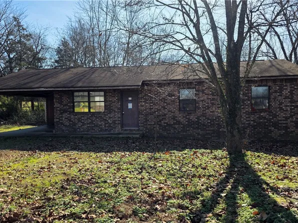 205 10th St, Danville, AR 72833