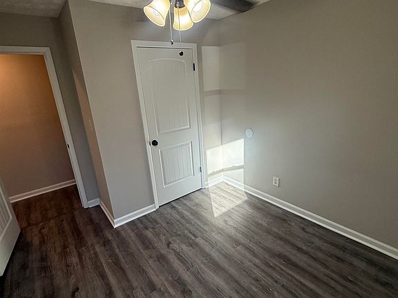 3rd image of 4487 Dixon Rd