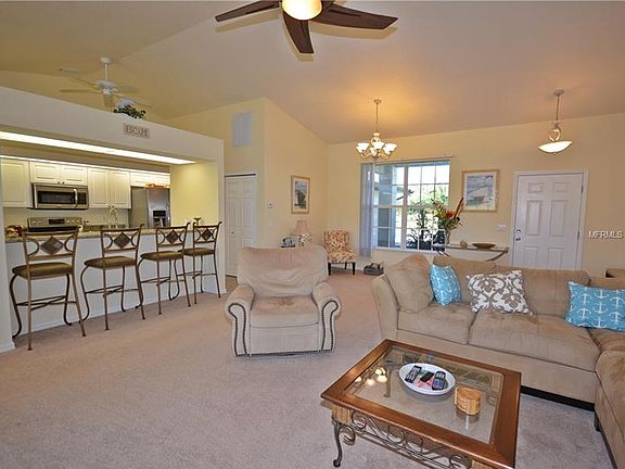 3rd image of 995 Rotonda Cir